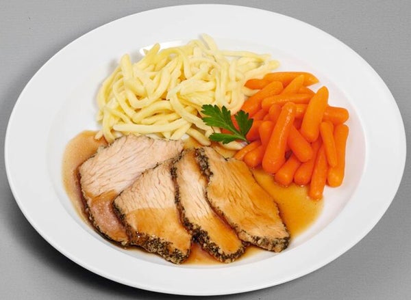 33740 Zarter Putenbraten im Kräutermantel  in Soße dazu Fingermöhren und Spätzle                         -Laktosefrei