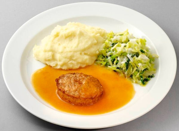 93790 Geflügelfrikadelle in Bratensoße mit Wirsinggemüse und Kartoffelpüree