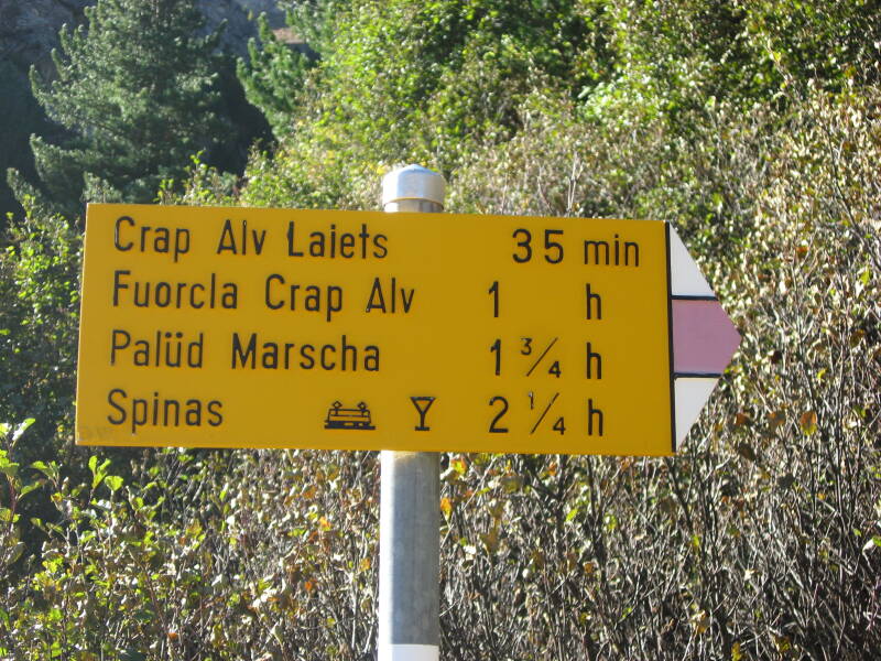 Wegweiser Albulastrasse Abzw. Crap Alv
