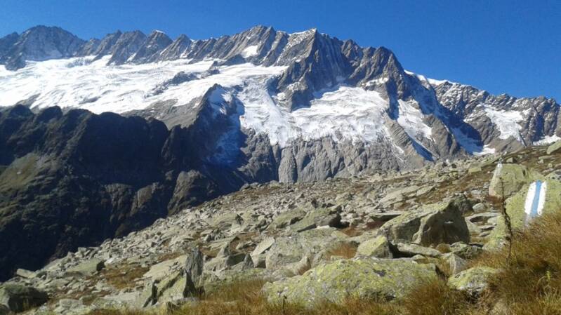 Hüttentour auf alpinen Höhenwegen rund ums Göschenertal