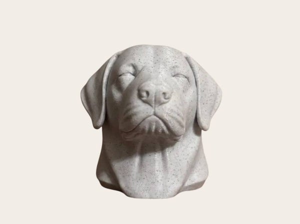 Herdenkingsbeeldje Labrador Buste met Urn – Liefdevol & Tijdloos