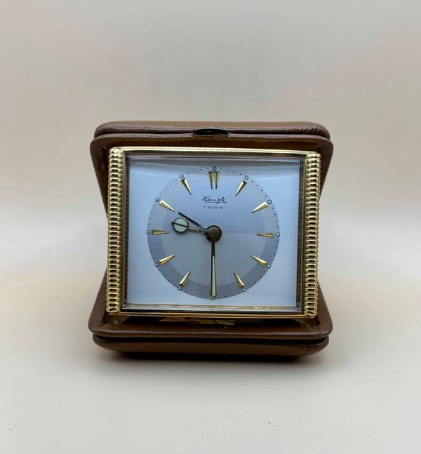 Kienzle reiswekker met zeldzame opwindschijf