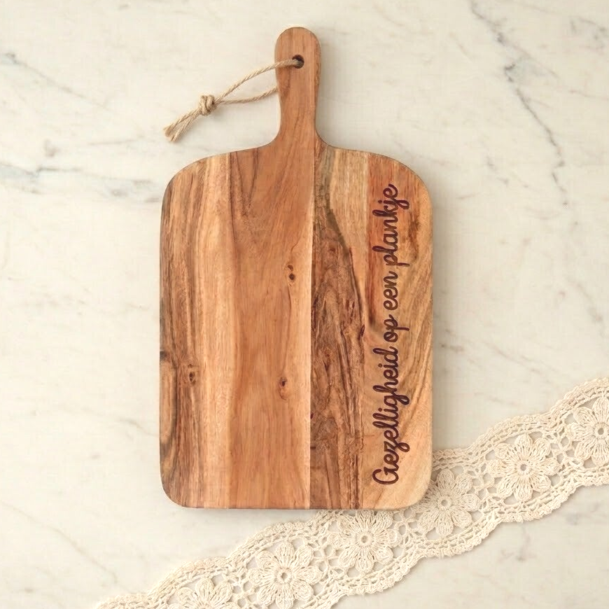Borrelplank graveren met naam of tekst | XL Acacia