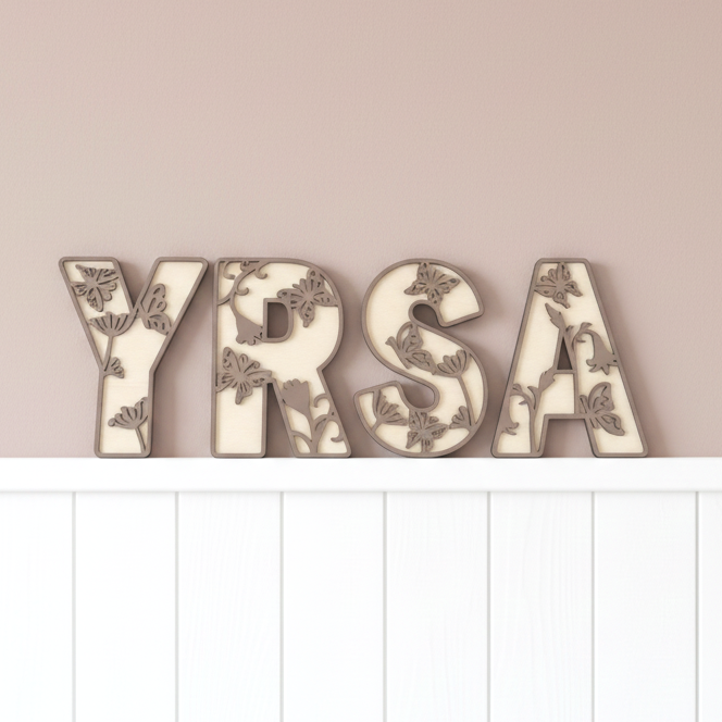 Houten letters vlinders & bloemen |  Wanddecoratie kinderkamer