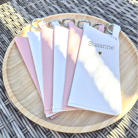 Brillenetui met naam  en hanggesp