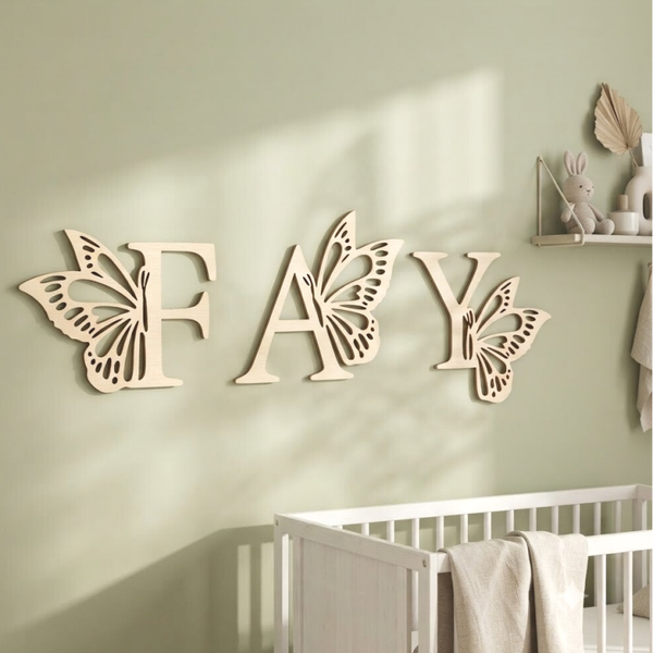 Houten letter kinderkamer | Vlinder