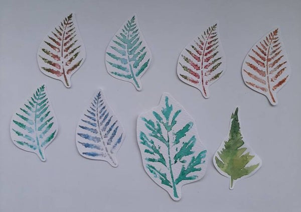 bladeren rood, groen, aqua