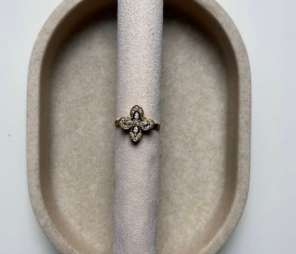 Ring Holly