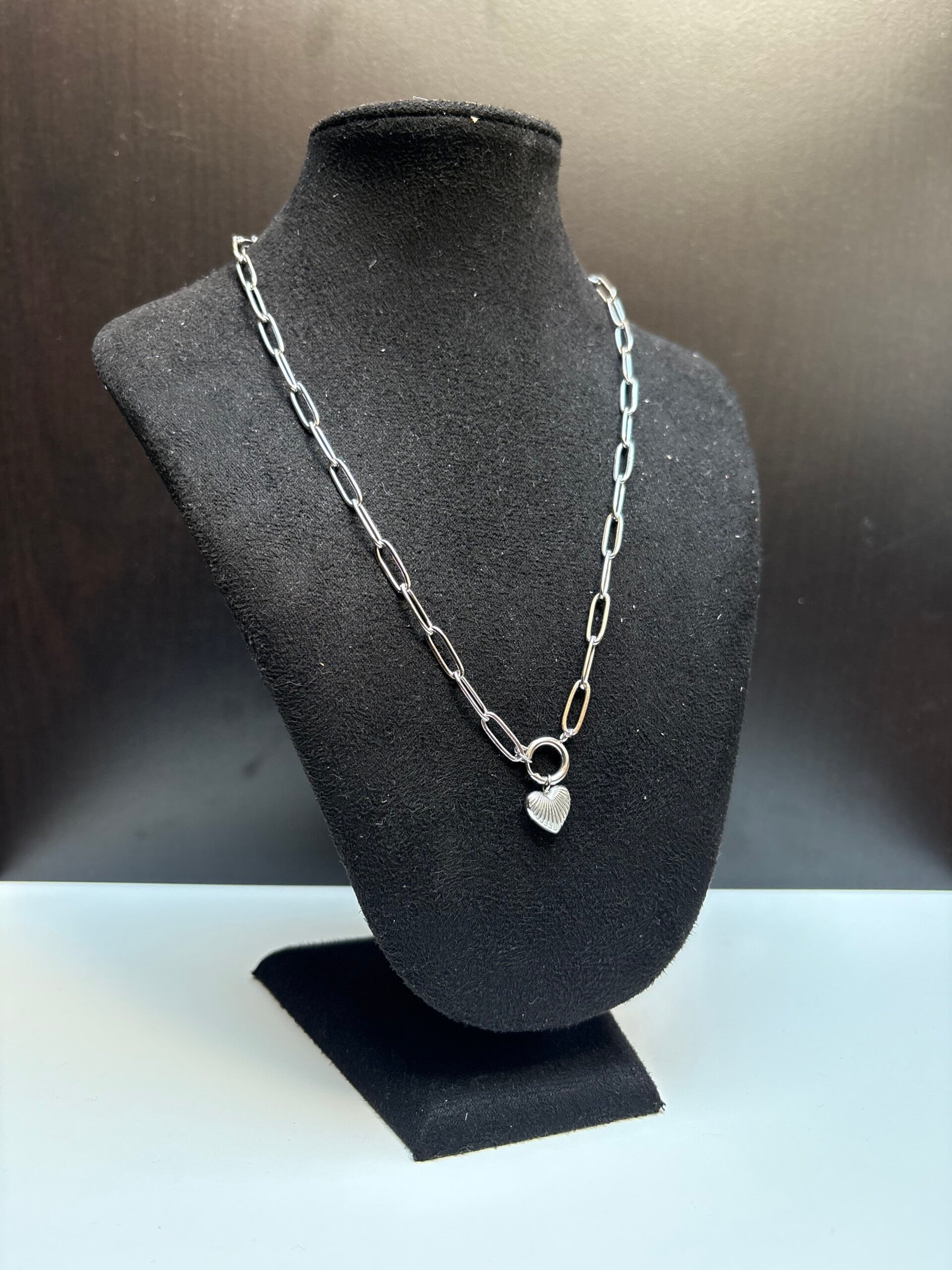 Ketting Laura