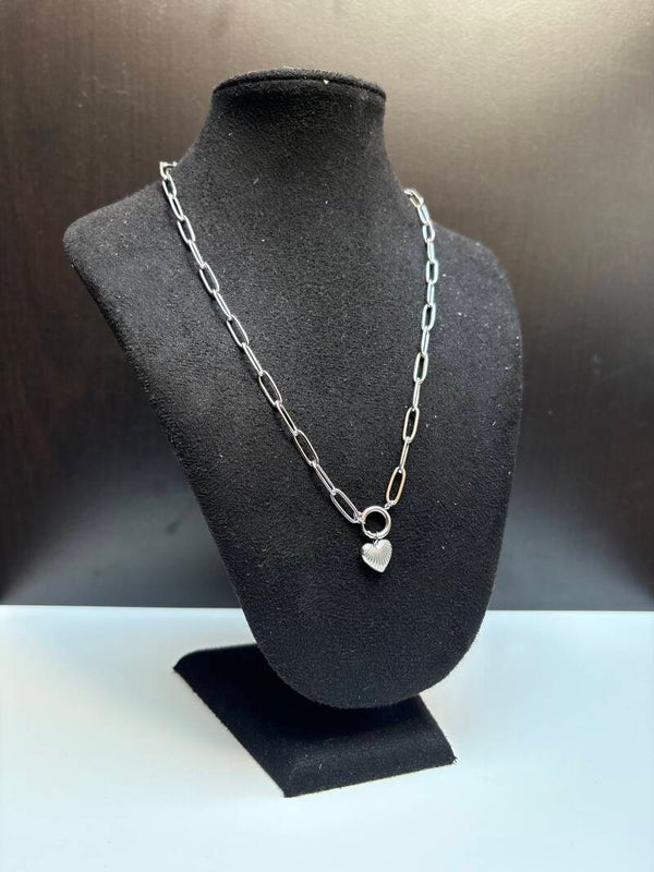 Ketting Laura