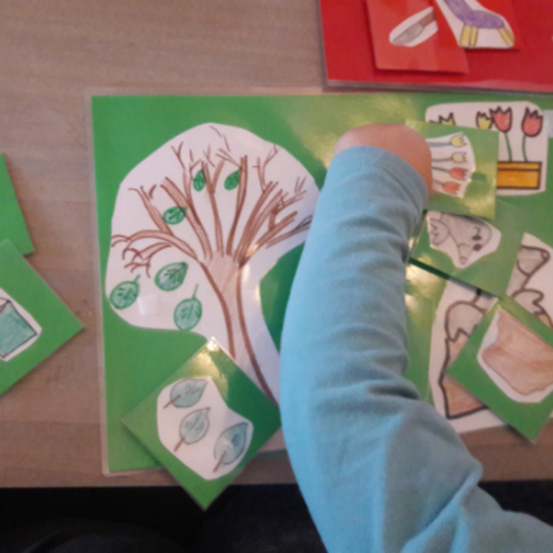 peuterspel taalstimulerend en herkenbaar, gezellig samenspelen