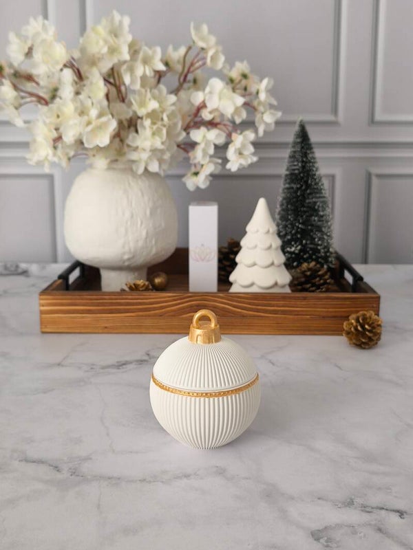 Bougie "boule de Noël" parfumée / contenant réalisé à la main