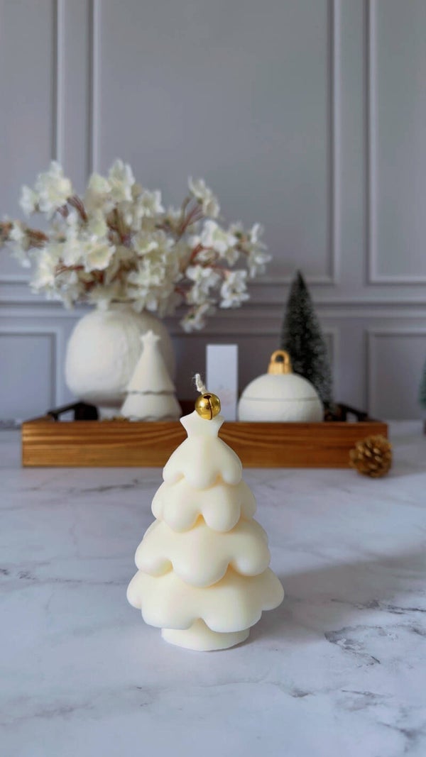 Bougie moulée parfumée sapin de Nöel