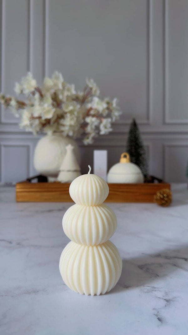 Bougie moulée parfumée 3 boules de Noël