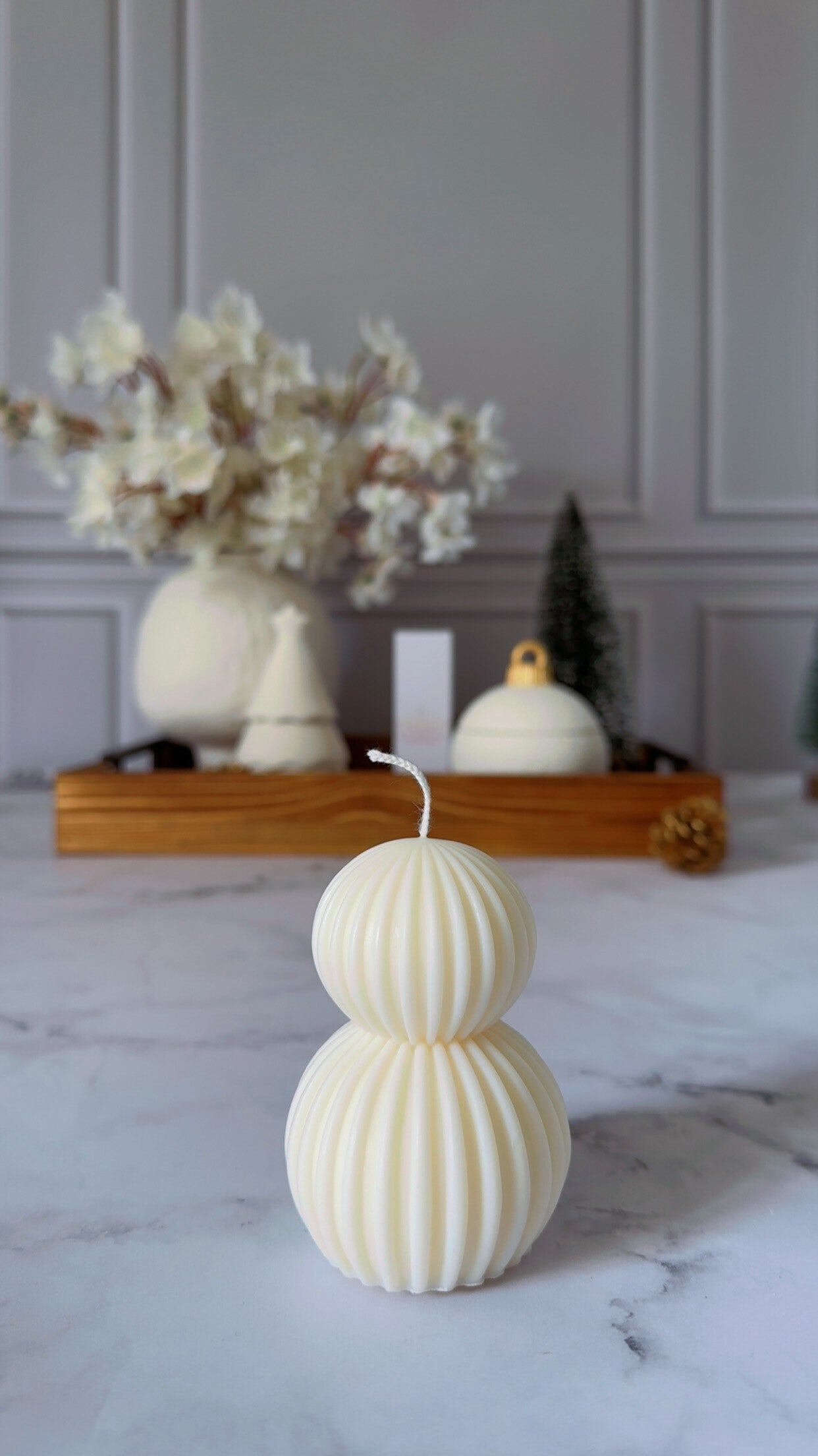 Bougie moulée parfumée 2 boules de Noël