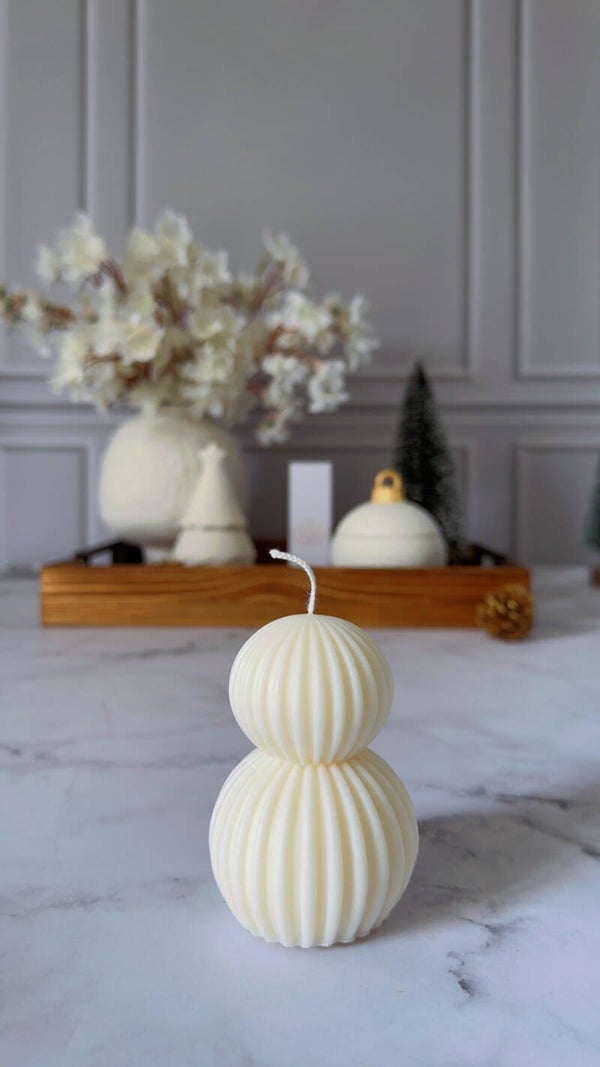Bougie moulée parfumée 2 boules de Noël