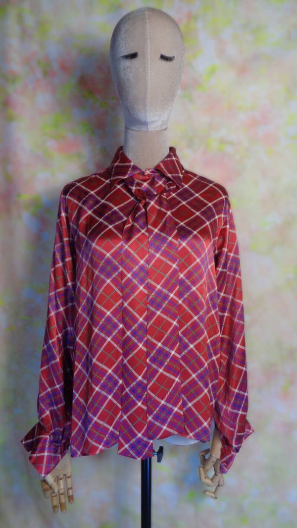 DA424 : Chemise Lavallière Yves Saint Laurent T.39