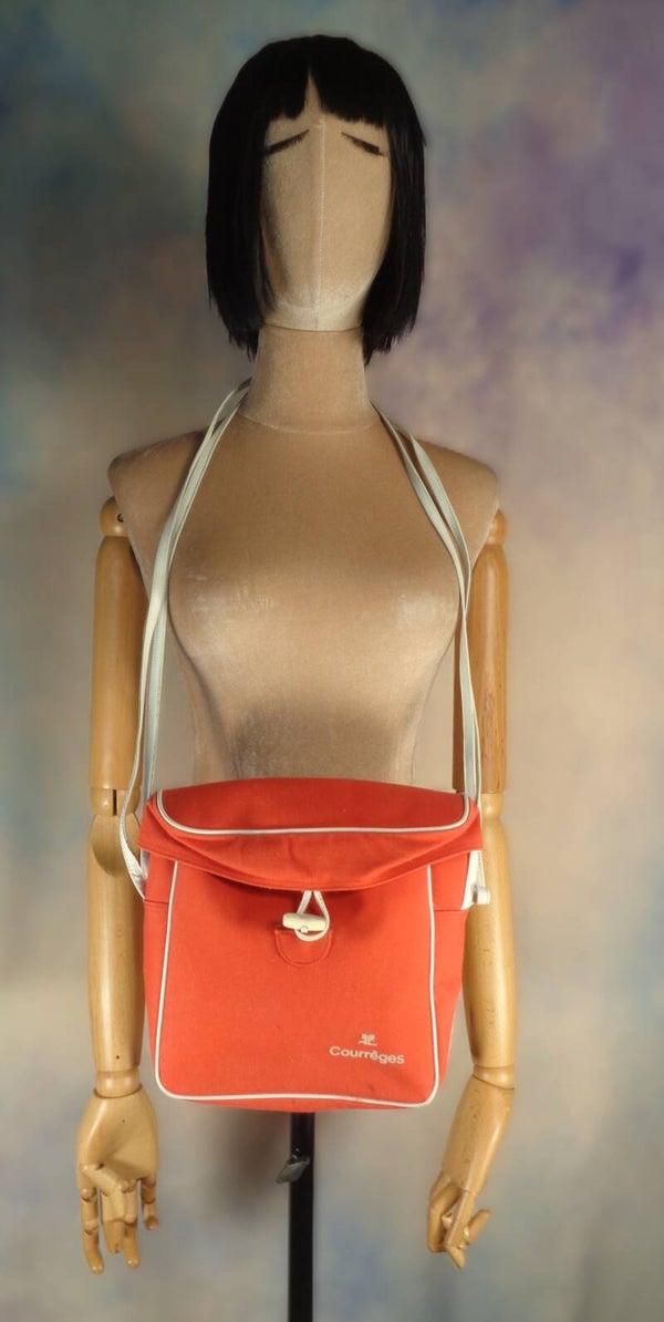 PA441 : Pochette Courrèges 70's