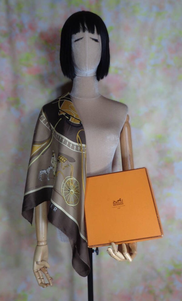 DA127 : Carré Carossier Hermès