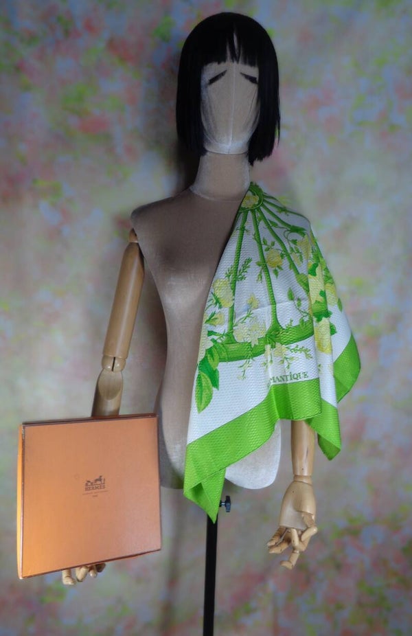 PA683 : Carré Romantique Hermès