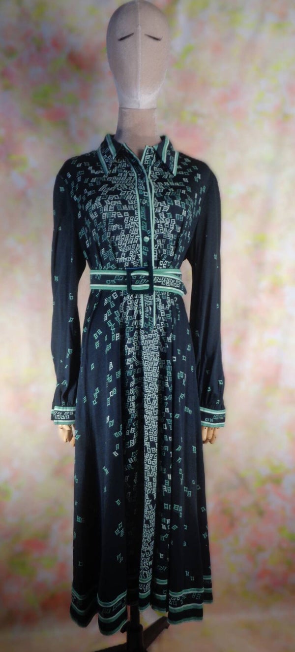 PA028 : Robe Léonard 80's T.42