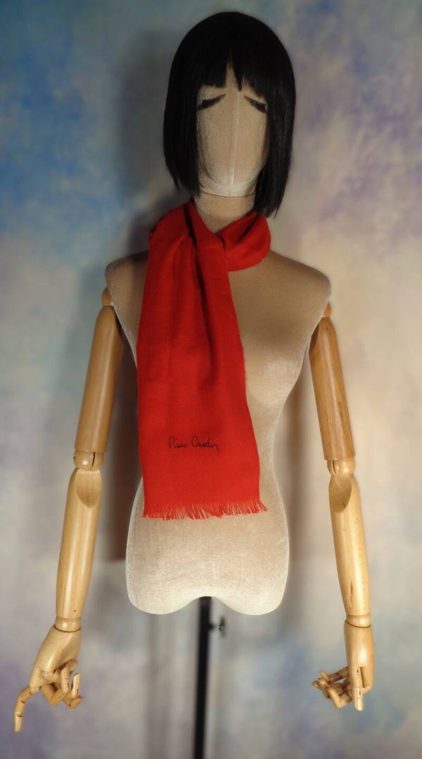 PA973 : Echarpe Pierre Cardin 80's