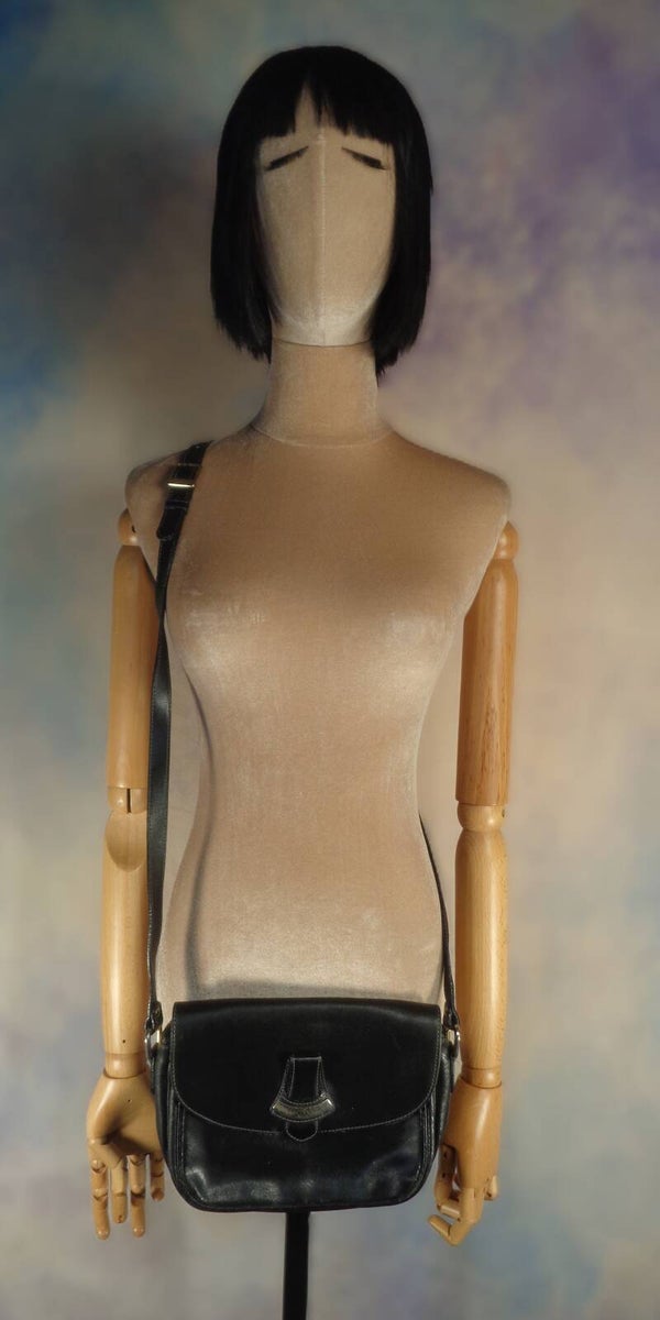 PA445 : Pochette Courrèges