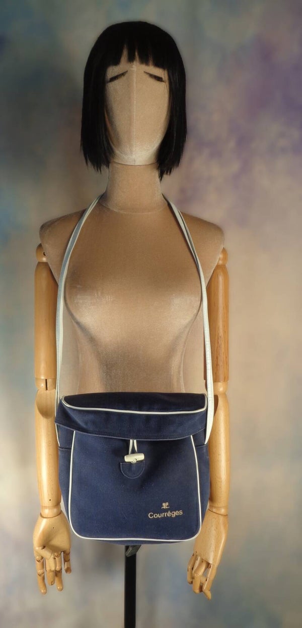 PA442 : Pochette Courrèges 70's