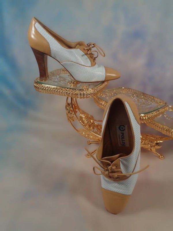 PA524 : Chaussures Pollini P.39