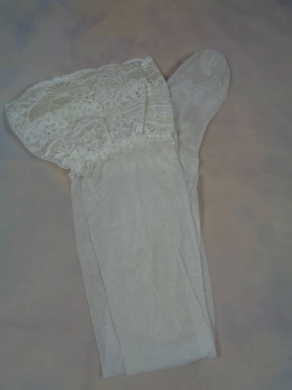 PA744 : Bas Yves Saint Laurent T.2