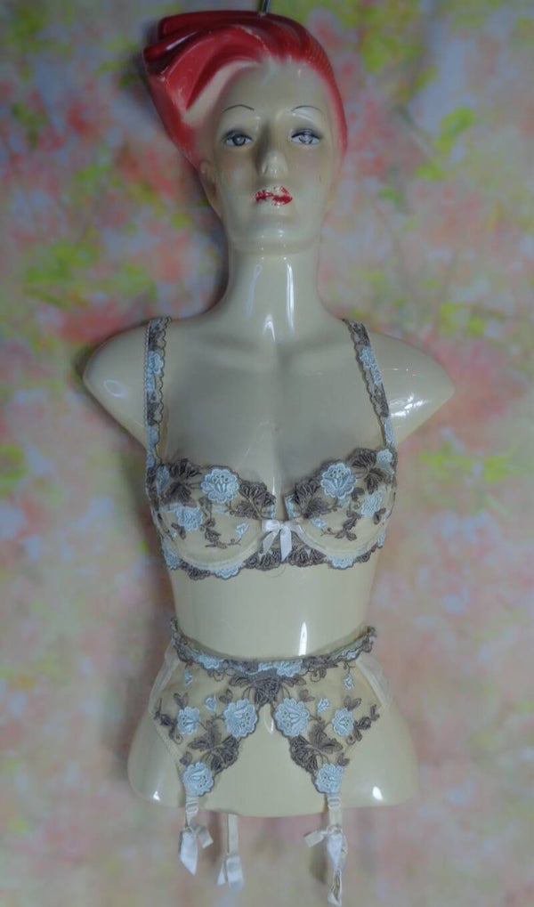 PA762 : Ensemble Nina Ricci T.85B