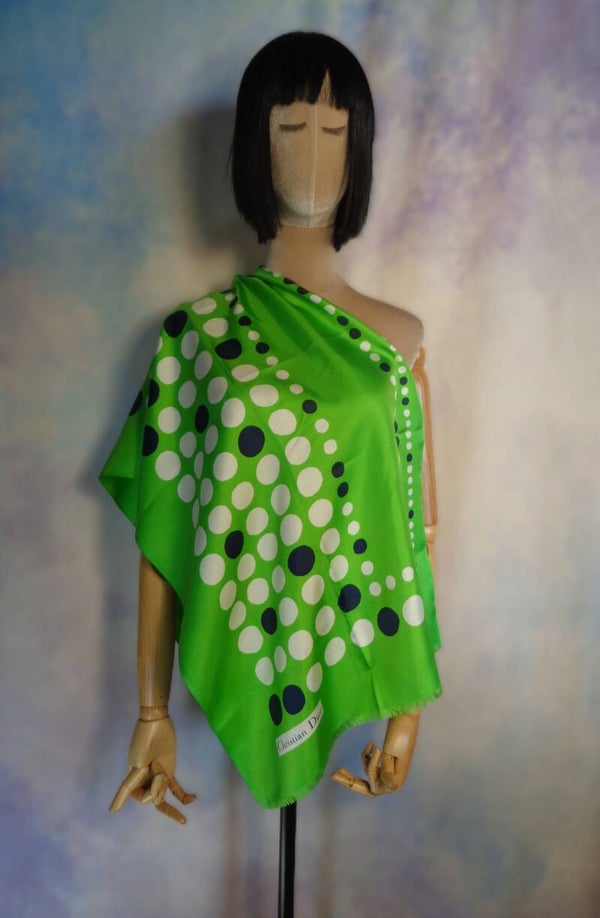 DA395 : Foulard Christian Dior