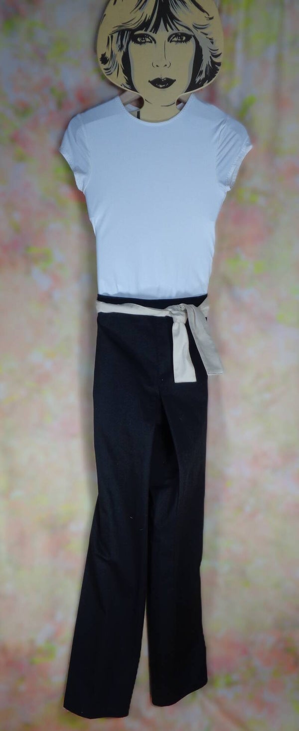 DA234 : Pantalon Moschino T.42