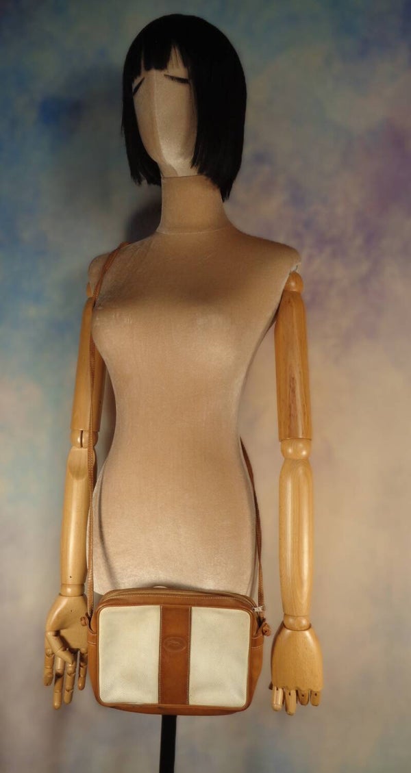 PA1012 : Pochette Longchamp