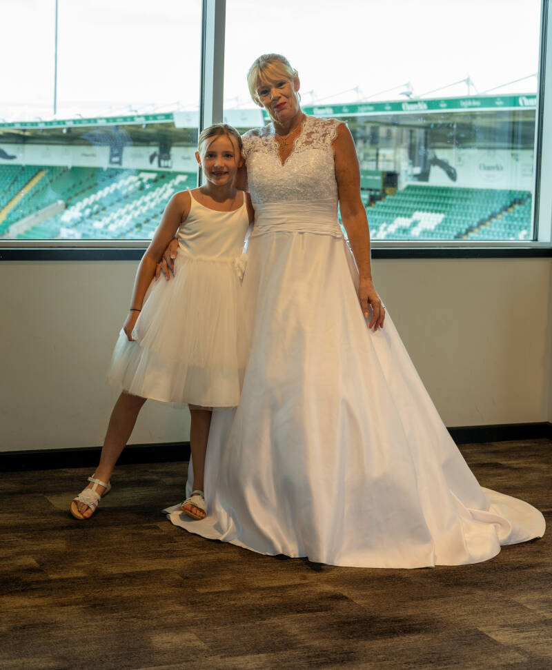 0006_michelle_-_lee-s_wedding_dsc_3462-standard.jpg
