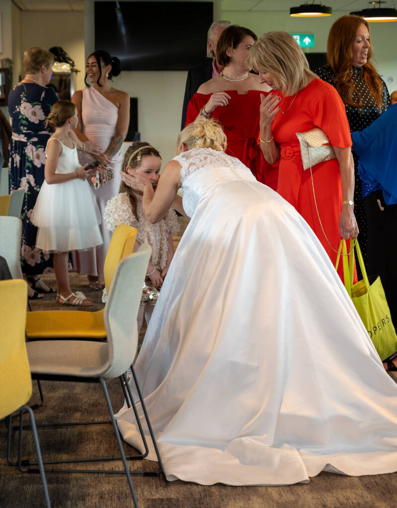0015_michelle_-_lee-s_wedding_dsc_3494-standard.jpg