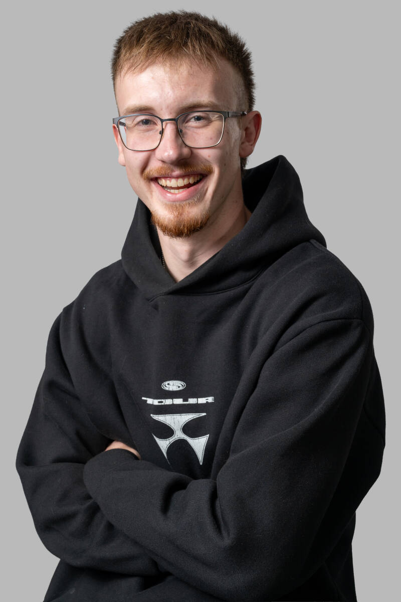 0016_charlie_headshots_dsc_4346-standard.jpg