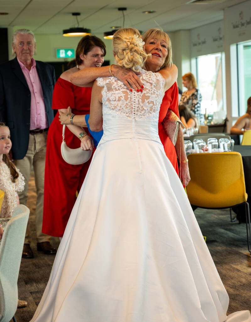 0017_michelle_-_lee-s_wedding_dsc_3498-standard.jpg