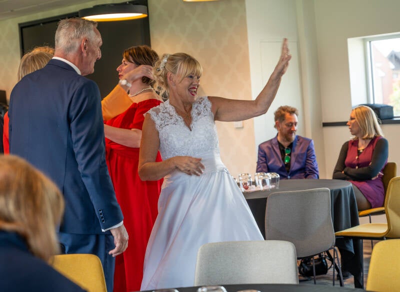 0023_michelle_-_lee-s_wedding_dsc_3558-standard.jpg