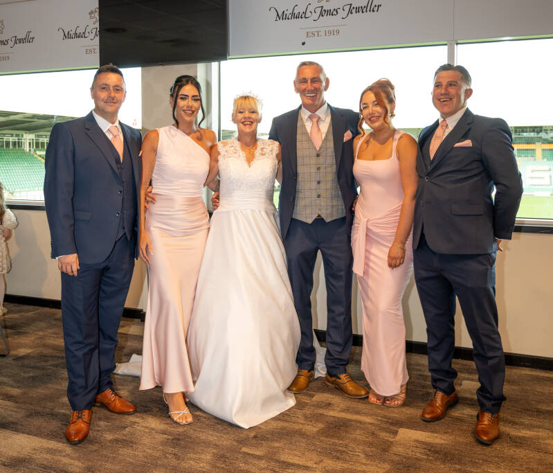 0047_michelle_-_lee-s_wedding_dsc_3778-standard.jpg