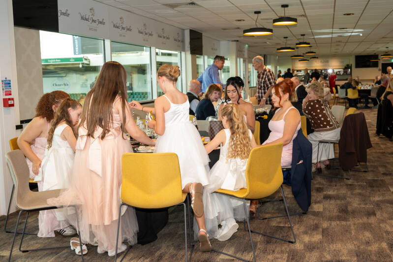 0070_michelle_-_lee-s_wedding_dsc_3913-standard.jpg