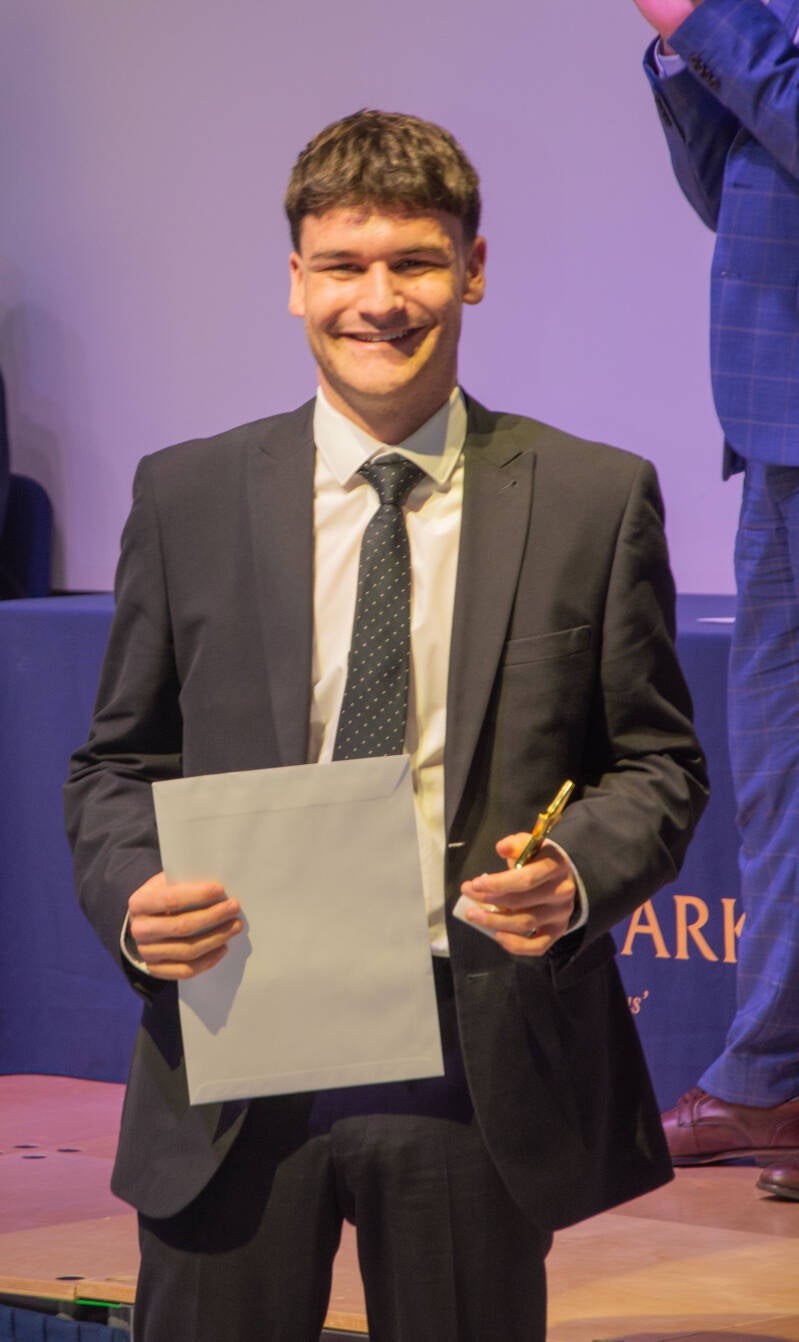 0108_william_keenan_wootton_park_reward_ceramonydsc_2688-copy-standard-7c3a6d.jpg