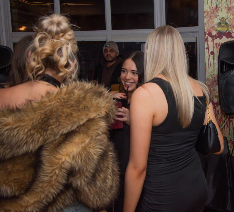 honey-s_18th_birthday_0048-standard.jpg