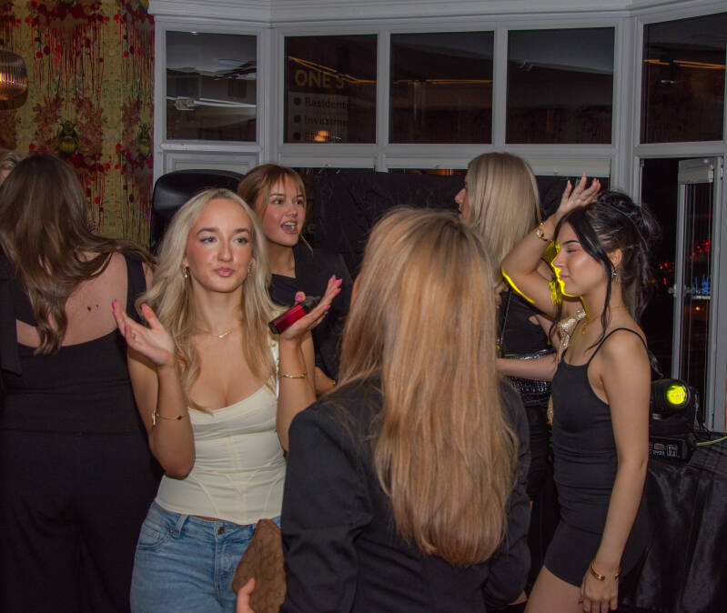 honey-s_18th_birthday_0079-standard.jpg