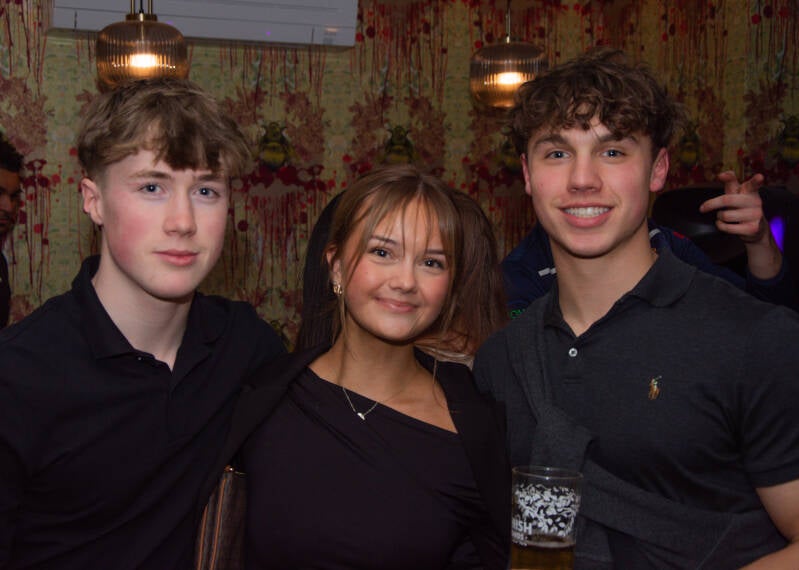 honey-s_18th_birthday_0105-standard.jpg
