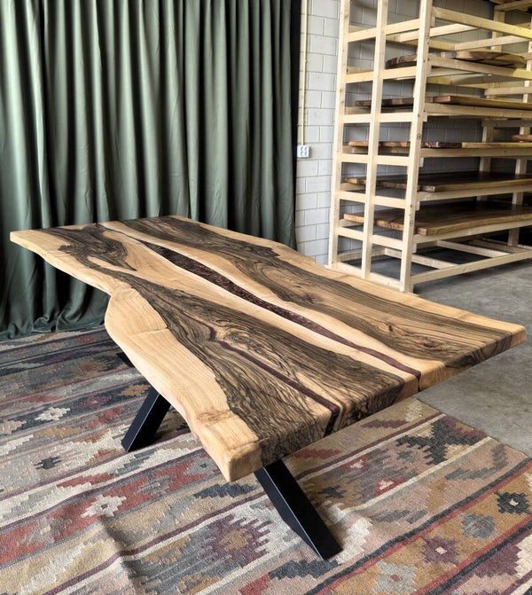Walnoot epoxy diner tafel 240 x 100
