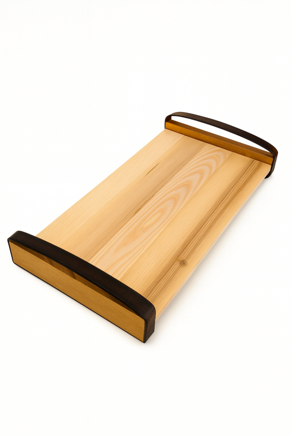 Serveringsbrett i ask – stilrent og håndlaget