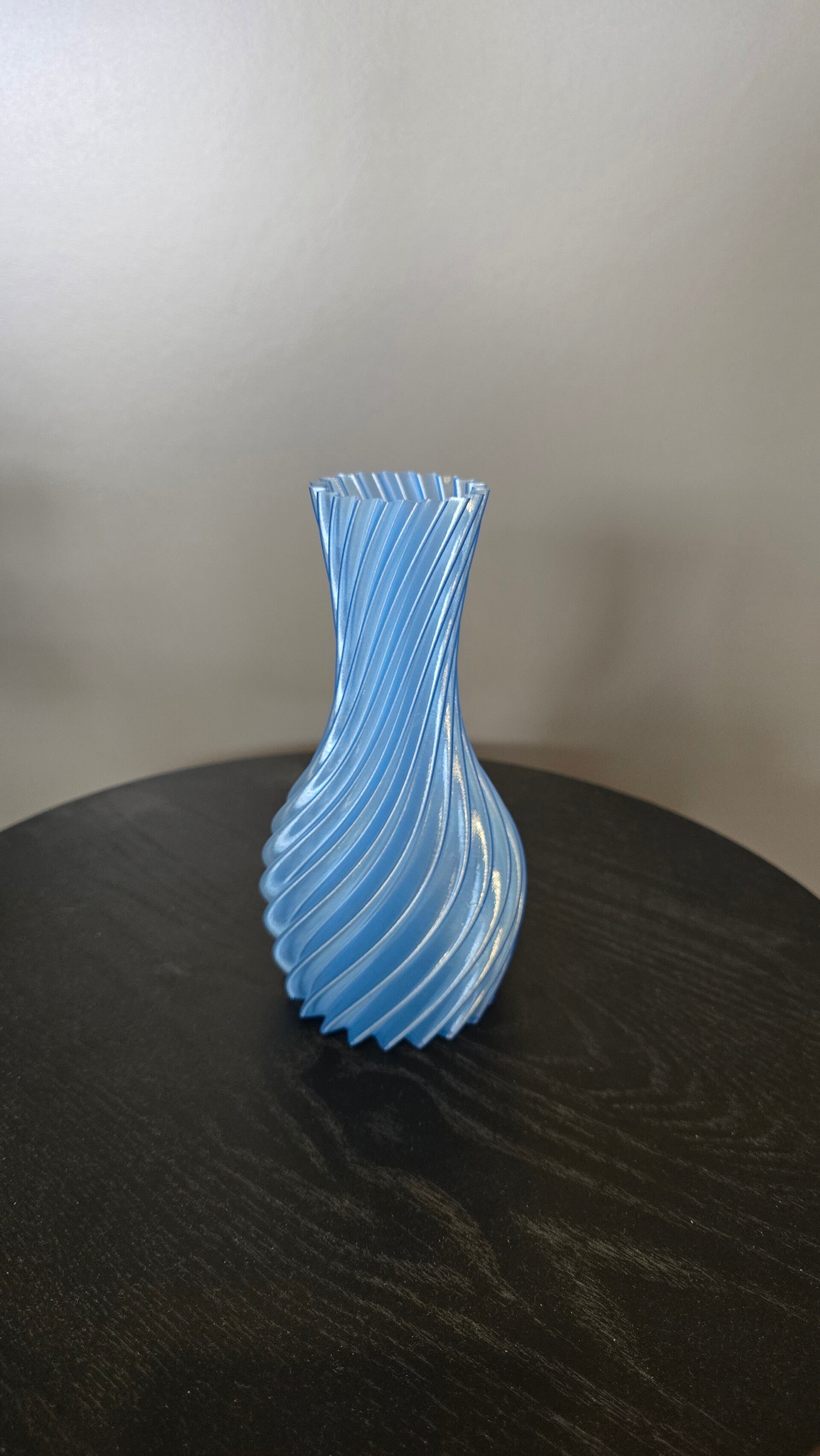 vase aqua twist