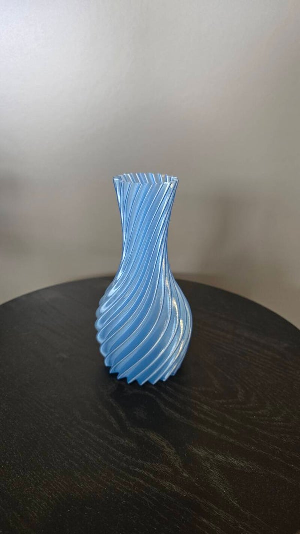 vase aqua twist