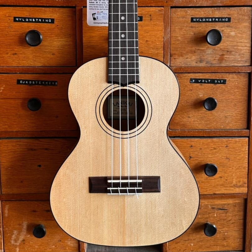 LANIKAI Spruce Solid Top Tenor